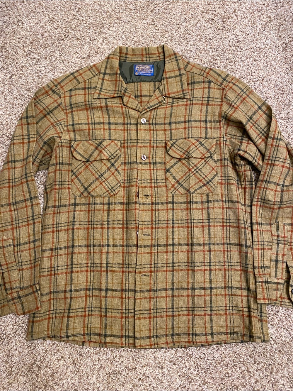 Never worn vintage Pendleton Plaid Button-Up Wool Shacket shirt in Olive Tan